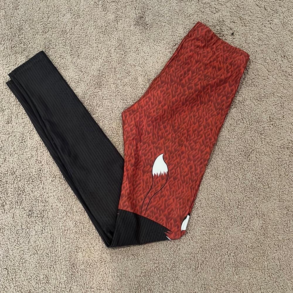 Poprageous Leggings, size S, print “What did the fox say?”